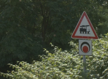 Fokozott figyelemmel közlekedjünk a vasúti átjáróknál