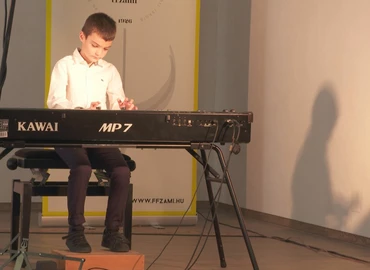 A zene mindennapi szerepének megismertetése a zeneiskola koncertjének célja